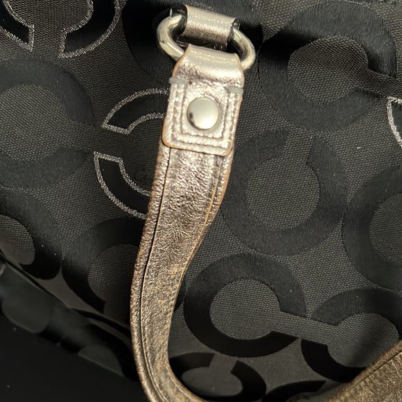 Coach Poppy - Picture 9 of 15